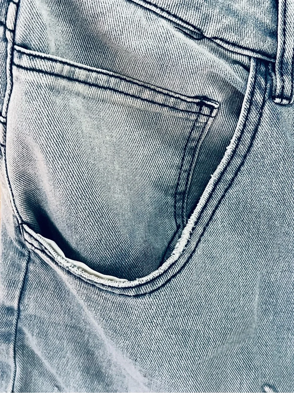 Men's Light Wash Embroidered Denim Jean Shorts